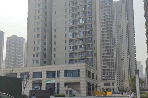 中核時(shí)代廣場(chǎng)門(mén)窗項(xiàng)目實(shí)景圖