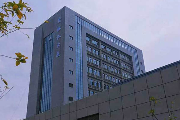 武漢玻璃幕墻價格受地域影響有多大？快來了解